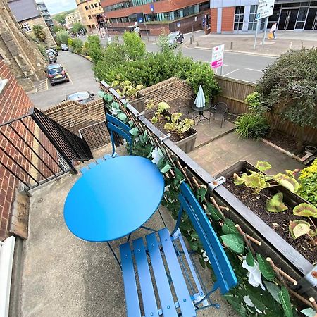 Redhill Town Centre 3 Bed House Near Gatwick Airport, Easy Commute To London Appartement Buitenkant foto