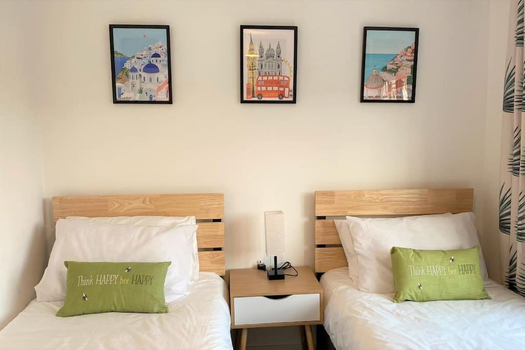 Redhill Town Centre 3 Bed House Near Gatwick Airport, Easy Commute To London Appartement Buitenkant foto