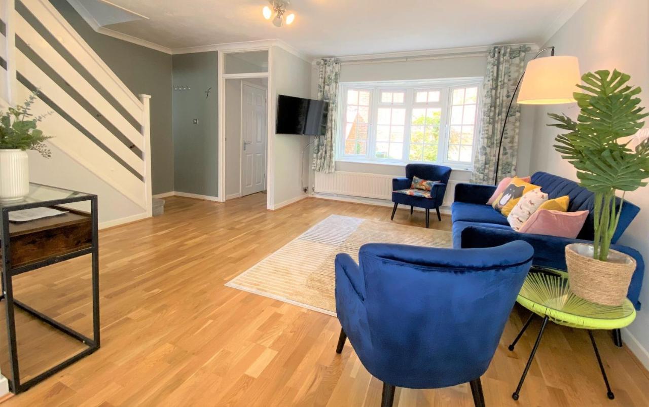 Redhill Town Centre 3 Bed House Near Gatwick Airport, Easy Commute To London Appartement Buitenkant foto