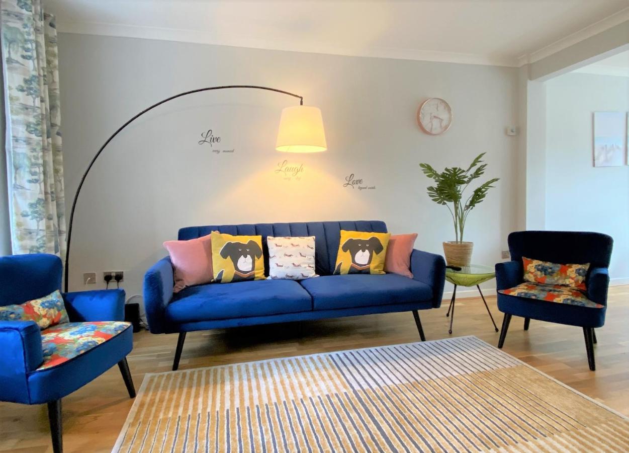 Redhill Town Centre 3 Bed House Near Gatwick Airport, Easy Commute To London Appartement Buitenkant foto